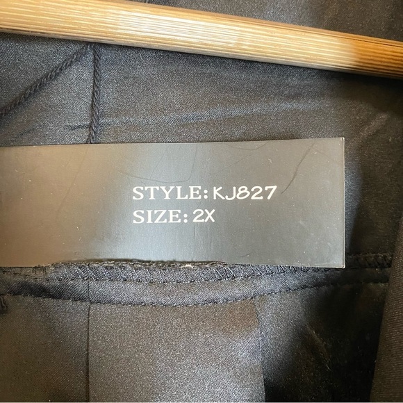 Sky Plus Women’s 2X Jacket Black Full Zip Hooded Roll Tab Sleeves Gold Detailing - Picture 9 of 14